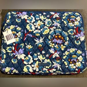 VERA BRADLEY Quilted Laptop Sleeve Floral Bursts BRAND NEW original packaging.